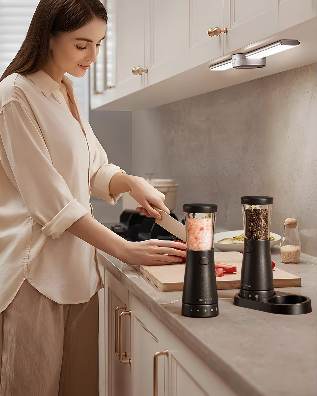 Electric Salt and Pepper Grinder Set with 4.5oz Large Capacity, Stainless Steel Rechargeable Salt and Pepper Grinder Set with 1.8" Wide Mouth, Adjustable Coarseness, Storage Base, Ideal Kitchen Gadget