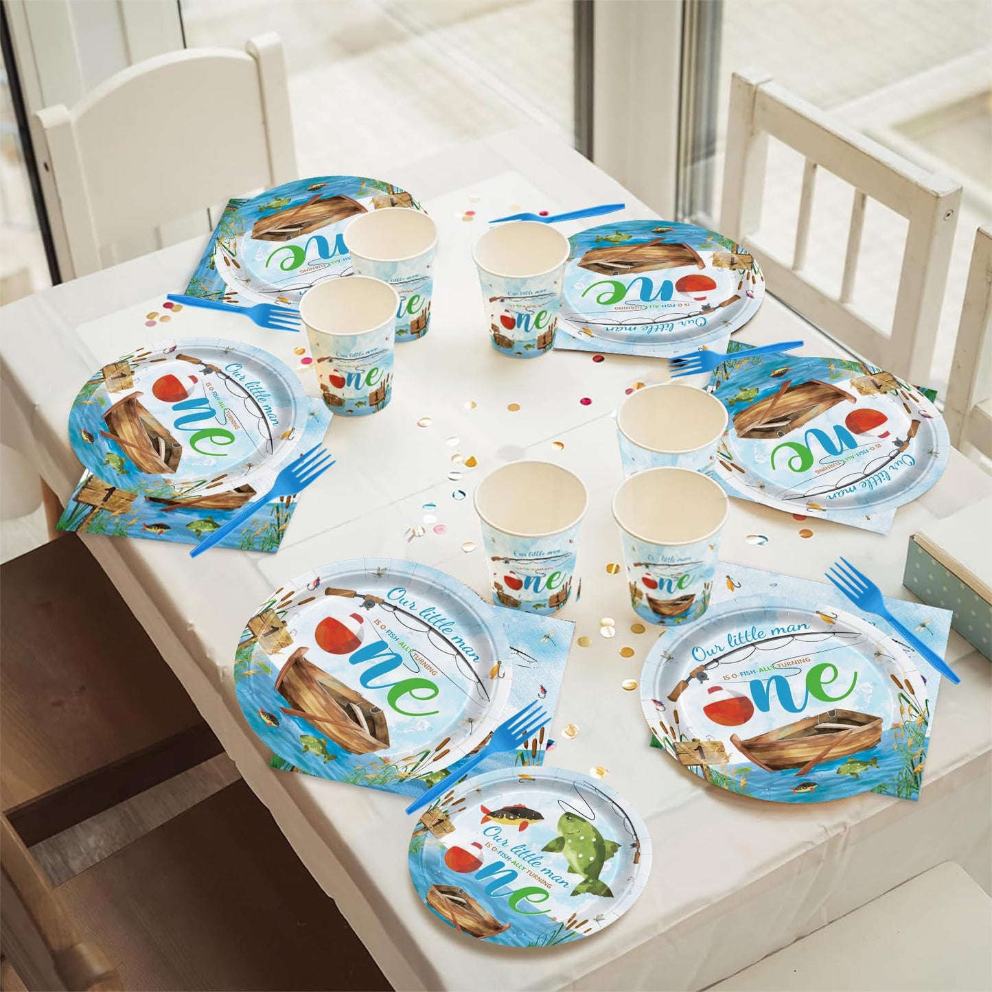 160pcs Christmas Paper Plates Napkins Christmas Party Supplies Santa Christmas Gingerbread Snowman Disposable Dinner Tableware Dessert Party Supplies Serve 40 Guests